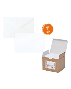 Scatola in cartone con 100 cartoncino bianco da 240gr liscio con 100 buste coordinate con patella e taglio a punta. Formato 4-75x112mm.