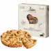 Dolce friabile a base di burro arricchito con gocce di cioccolato e Nocciole Piemonte IGPP.   Ingredienti: Farina di mais 