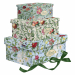 Set scatole regalo in robusto cartone in 3 formati diversi, incluso nastro decorativo. Dimensioni: 20x14,5x8,5cm, 23x16,5x10cm e 26x18,5x12cm.