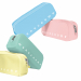 Astuccio rettangolare in morbido silicone con finitura Soft Touch. In 4 colori pastel assortiti.(azzurro, rosa, giallo chiaro e verde menta). Dimensione: 80x200x60mm