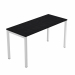 Scrivania bordo ABS 2 mm. Gambe in metallo grigio alluminio 9006 a sezione quadrata 40x40 mm. Profondità 60cm ideale per lo smartworking.
Piano nero venato frassino