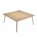 Linea di arredo operativo dal design confortevole ed essenziale caratterizzata dalle preziose gambe in LEGNO MASSELLO inclinate delle scrivanie e dei tavoli rotondi. Robusti piani in melaminico sp. 22 mm con bordo antishock resistente agli urti in ABS 3 m