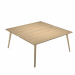 Linea di arredo operativo dal design confortevole ed essenziale caratterizzata dalle preziose gambe in LEGNO MASSELLO inclinate delle scrivanie e dei tavoli rotondi. Robusti piani in melaminico sp. 22 mm con bordo antishock resistente agli urti in ABS 3 m
