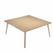 Linea di arredo operativo dal design confortevole ed essenziale caratterizzata dalle preziose gambe in LEGNO MASSELLO inclinate delle scrivanie e dei tavoli rotondi. Robusti piani in melaminico sp. 22 mm con bordo antishock resistente agli urti in ABS 3 m