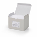 Busta e biglietto bianco con stampa a lutto in angolo. Biglietti da 200gr coordinati a buste con patella e taglio a punta da 85gr. Confezionate in scatole da 100 biglietti + 100 buste.
