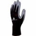 In maglia 100% poliestere. Spalmatura 100% nitrile su palmo e punta delle dita. Finezza 13. Particolarmente resistenti all' usura all'abrasione e allo strappo. Ottima destrezza. Impieghi: Manipolazione di pezzi a contatto con oli, grassi e vernici. Catego