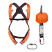 Kit anticaduta con imbracatura con cinghie bicolori e anticaduta a richiamo automatico a cinghia per spostamenti brevi. Con borsa di stoccaggio. Punto di ancoraggio anticaduta : 2 (dorsale/sternale). Situazioni di arresto di caduta: piccolo spostamento ve