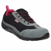 Scarpa bassa S1P con tomaia in pelle scamosciata e poliestere «mesh». Soletta di pulizia staccabile preformata (poliestere su EVA). Suola iniettata - PU mono-densità. Puntale in metallo. Categoria DPI: 2. Certificazione CE. Conformità alle norme EN ISO 20
