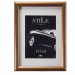 Cornice in legno di pino verniciato glossy con protezione frontale in crilex. Spessore cornice 15x15mm.