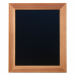 Lavagna di qualità con cornice in legno teak L2cm H1cm. Fondo lavagna nera in resina melaminica da 4mm. Adatta per uso interno.Superficie di scrittura doppia, non porosa, antigraffio, antiuro e resistente ai raggio UV.  Fornita con kit di montaggio a pare