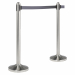 Colonnina in acciaio inox satinato H100cm con nastro in nylon da 210cm. Ogni colonnina ha 4 diversi punti per l'aggancio del nastro retrattile. Adatta sia per uso interno che esterno. Ogni colonnina comprende un attacco extra per fissare il nastro alla pa