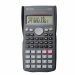 Calcolatrice scientifica dotata di Custodia rigida. 
Display a due righe: riga superiore Dot Matrix 12 cifre,  riga superiore LCD 10 + 2. 240 funzioni;
 Alimentazione solare (batteria di riserva 1 x AA). 
Dimensioni (H x L x P): 186 x 85 x 156 mm. 
Peso: 