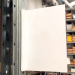 Supporto bifacciale flessibile bianco in PVC. Spessore mm 0,5. Con attacco in alluminio.  Compatibilile con etichette formato 70x124mm.