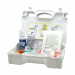 Kit di emergenza con polvere addensante per la raccolta di liquidi biologici. La polvere addensante ha un’elevata capacità assorbente. Indicato in luoghi come ospedali, studi dentistici, case di cura, ricoveri, sale prelievi e scuole. Nei laboratori, la g