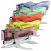 Cucitrice a pinza 590 Fun in metallo con cappuccio trasparente colorato in plastica ABS antiurto. Caricamento punti dall’alto. Dispositivo anti inceppamento. Capacità carica: 200 punti. Cucitura a punto chiuso. Capacità di cucitura 30fogli. Profondità di 