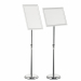Espositore da pavimento facile da assemblare con robusta cornice a scatto in alluminio anodizzato. Per un'elevata stabilità consigliamo di riempire la base (diametro: 250 mm) con la sabbia. La base rotonda con rivestimento in gomma che previene la formazi