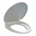 In polipropilene (comprese le cerniere) dotato di fissaggi regolabili per adattarsi alla maggior parte dei water (distanza fori da 8,5 a 17,5cm). Colore bianco.