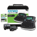 DYMO LabelManager 210D kit etichettatrice portatile, tastiera QWERTY,con custodia ed etichette D1 12 mm stampa nero su bianco.
Il kit include: etichettatrice LM210D, 1 nastro per etichette D1: stampa nero su bianco, 12 mm x 7 m, 2 adattatori CA (EU e UK),