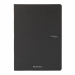 Quaderno con rilegatura a punto metallico, cucitura con 3 punti per ottenere una maggiore resistenza. Copertina in cartoncino da 290 g/m2. 40 fogli interni in carta da 90g m/2. Formato A4. Copertina di carta Sirio Denim tinta in pasta con una trama superf