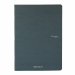 Quaderno con rilegatura a punto metallico, cucitura con 3 punti per ottenere una maggiore resistenza. Copertina in cartoncino da 290 g/m2. 40 fogli interni in carta da 90g m/2. Formato A4. Copertina di carta Sirio Denim tinta in pasta con una trama superf