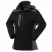 Giubbotto da donna realizzato in tessuto softshell a tre strati, chiusura anteriore con zip waterproof, cappuccio staccabile con zip e coulisse, pratico foro in silicone per cuffie. Un taschino a filetto al petto destro chiuso con zip waterproof verticale