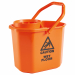 secchio vasca singola 12Lt con strizzatore asportabile. in PPL 100% riciclabile.