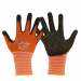 Guanto anatomico (mano destra e sinistra) riusabile in supporto di nylon/poliestere/Spandex, monofilo lavorato a maglia senza cuciture, di colore arancio Hi-visibility con forma “stretch to fit” e rivestimento sintetico in nitrile “foam” microporoso e tra