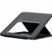 Dodici regolazioni di altezza con gambe frontali ripiegabili per ottimizzare la posizione dello schermo di qualunque laptop.Sostiene laptop fino a 14’’ e di peso massimo di 4kg.Materiali 100% riciclabili e con garanzia limitata 5 anni.Dimensioni prodotto;