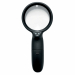 Lente d’ingrandimento con luce a due led; diam. 7,5 cm 2,5 ingrandimenti. Funziona con 2 batterie AAA non incluse