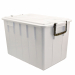Contenitori food box con coperchio. In polipropilene riciclabile. I contenitori sono sovrapponibili con coperchio e impilabili senza coperchio. Dotati di manici. Idonei al contatto con alimenti. Colore bianco. Dimensioni: L58 x P38 x H38cm - 60 litri.