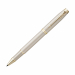 Penna Parker in acciaio inossidabile con finiture mattate champagne e completata con finiture cromate. Confezionata in elegante astuccio regalo. Fornita con refill colore nero.