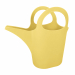 Innaffiatoio  colore senape. capacità 2 litri. Pratico, maneggevole e resistente. Manico che permette una presa più salda e un utilizzo confortevole. Materiale: Polietilene. Dimensioni: 27x12x h25 cm