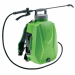 Pompa elettrica con batteria estraibile al litio 12V 2.5Ah, ideale per l’irrorazione di trattamenti per piante e colture e per la sanificazione in ambienti interni. Progettata con forma ergonomica e dotata di supporto posteriore in spugna densa per garant