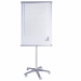 Portablocco mobile STARLINE con superficie in acciaio laccato bianco magnetica e scrivibile. Formato: 70x100cm. Base mobile stabile con 5 ruote bloccabili. Sottile cornice in alluminio. Ganci portablocco regolabili che lo rendono compatibile con qualsiasi