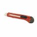 Cutter con impugnatura in ABS e bloccalama a scatto. Larghezza lama: 18 mm. Lunghezza: 10 cm. Confezionato in bustina trasparente appendibile.