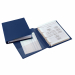 Raccoglitore in Colpan 2000® (cartone rivestito in PVC espanso), spessore 1 mm, con meccanismo a 4 anelli (a D) e tasca interna trasparente. Formato esterno: 285x360 mm. Formato contenuto: 230x330 mm. Dorso: 40 mm. Diametro anelli: 25 mm. Colore blu.