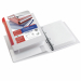 Raccoglitore personalizzabile in Colpan® (cartone rivestito in PVC) con tasca interna e meccanismo a 4 anelli (a D). Tasche trasparenti sul 1° quadrante e sul dorso che consentono l'inserimento facilitato della personalizzazione. Formato esterno: 260x310 