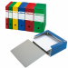 Cartelle in Colpanpack® (cartone monorivestito in PVC) chiusura a tre lembi con bottoni automatici laccati bianchi. Dotate di etichetta stampata sul dorso e occhiello di estrazione. Ideali per archiviare progetti, documenti e cartelline per atti. Formato 