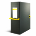 Cartelle in Colpan® nero (cartone rivestito in PVC) con chiusura a tre lembi. Maniglia in plastica gialla. Occhiello e bottoni automatici in metallo nel colore della maniglia. Etichetta intercambiabile colorata. Adatte per l'archiviazione e il trasporto d