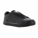Scarpe da ginnastica professionali ESD, sportive e antiscivolo, in pelle naturale Nappa. Suola in gomma con tecnologia Oxytraction® assicurano un'eccellente aderenza su pavimenti asciutti e umidi e soddisfano gli standard SRC (SRA+ SRB). Calzata ergonomic