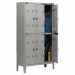 Armadio spogliatoio a 6 posti sovrapposti L102 x P35 x H180cm; in metallo verniciato grigio, provvisto di serratura e chiavi. Fornito montato.