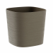 Vaso realizzato in plastica riciclata adatto ad ambienti interni e esterni. Dotato di serbatoio riserva d'acqua da 3lt. Dimensioni: 29x h. 27cm. Si consiglia di pulire con una spugna bagnata con acqua e detergente liquido neutro.