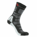 Calza corta da lavoro tecnica in Thermolite® con fasce stretch multidimensionali a compressione graduata tecnologia PowerFit per un’ottima termoregolazione e con proprietà defaticanti che favoriscono la corretta circolazione del sangue; fasce di sostegno 