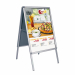 Cavalletto bifacciale in alluminio con applicato 2 cornici a scatto 70x100 con fondo in lamiera grigia e cornice in alluminio con angoli cromati. Protezione pvc trasparente inclusa per rendere la vostra comunicazione resistente all’acqua. Dimensioni 70x10