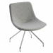Poltroncina su 4 gambe in acciaio cromato - senza braccioli. Rivestimento in tessuto 