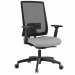 Seduta ergonomica, meccanismo synchro con controlli laterali e traslatore. Con braccioli regolabili. Con avanzato sistema di movimento AMS (Active Motion System) che garantisce grande comfort non solo da seduti ma soprattutto quando ci si rialza, anche do