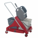 Carrello duo in plastica lt. 15x2 con impugnatura in rilsan reversibile e due vaschette. Composto da: Telaio in plastica con ruote Ø 80 mm; Impugnatura in rilsan; 2 Secchi lt.15; Strizzatore Squeezee in polipropilene con portamanico; 2 Vaschetta in plasti