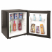 Minibar per hotel ad elevata efficienza energetica ( Livello energetico F; ex classe A+), da incasso o libera installazione. Innovativo sistema di raffreddamento termoelettrico, basato su una pompa di calore a stato solido (cella di Peltier). Completament