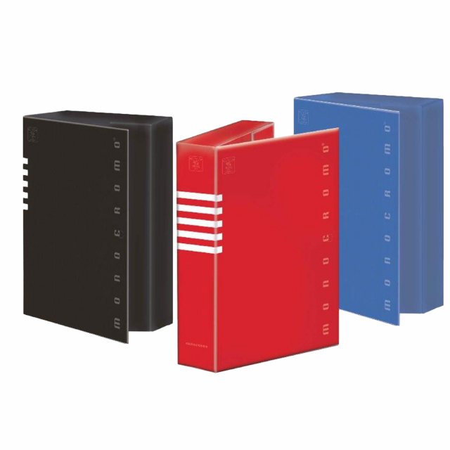 Portaprogetti in cartone rivestito con interno stampato 1 colore come all'esterno. Chiusura con elastico. Confezione da 6 pezzi assortita nei colori: blu, rosso e verde. Formato 24x34cm. Dorso 7cm.