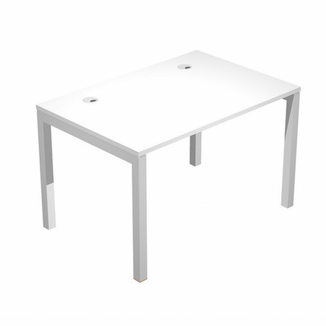 Scrivania per postazione singola dimensioni: L120 x P80 x H72,5cm. Le scrivanie per postazione singola o multipla, sono in bilaminato nobilitato melaminico conforme alle norme UNI e EN classe E1, antigraffio ed antiriflesso, hanno sp. 25 mm con bordo sp. 